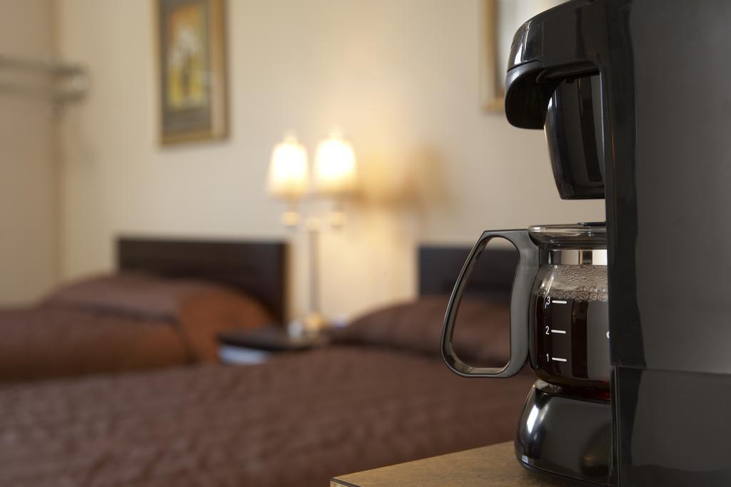 Econo Lodge Inn & Suites Innisfail Екстер'єр фото