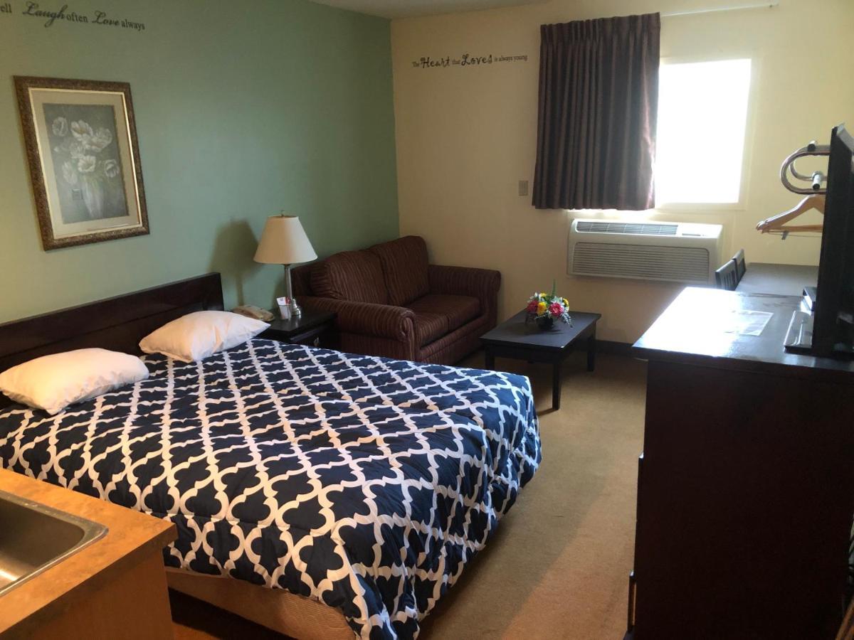 Econo Lodge Inn & Suites Innisfail Екстер'єр фото