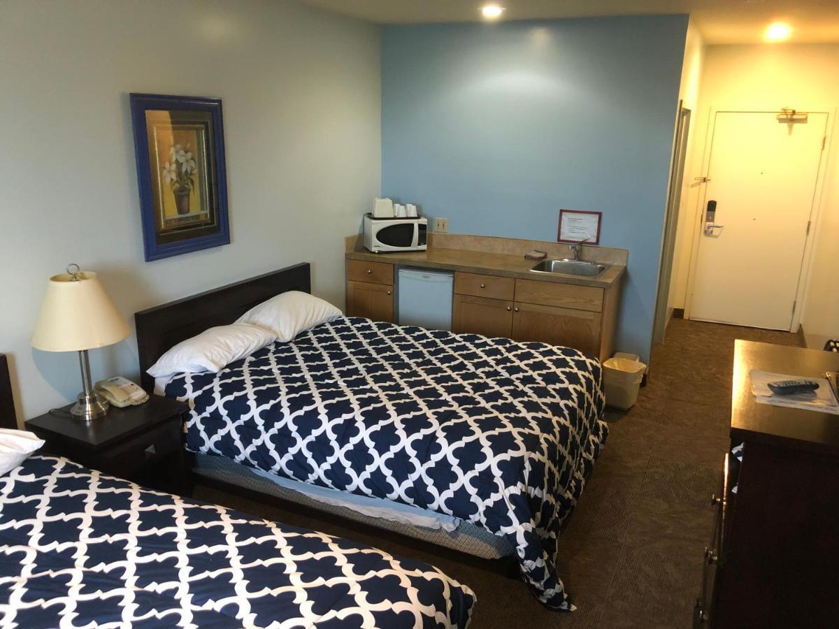 Econo Lodge Inn & Suites Innisfail Екстер'єр фото