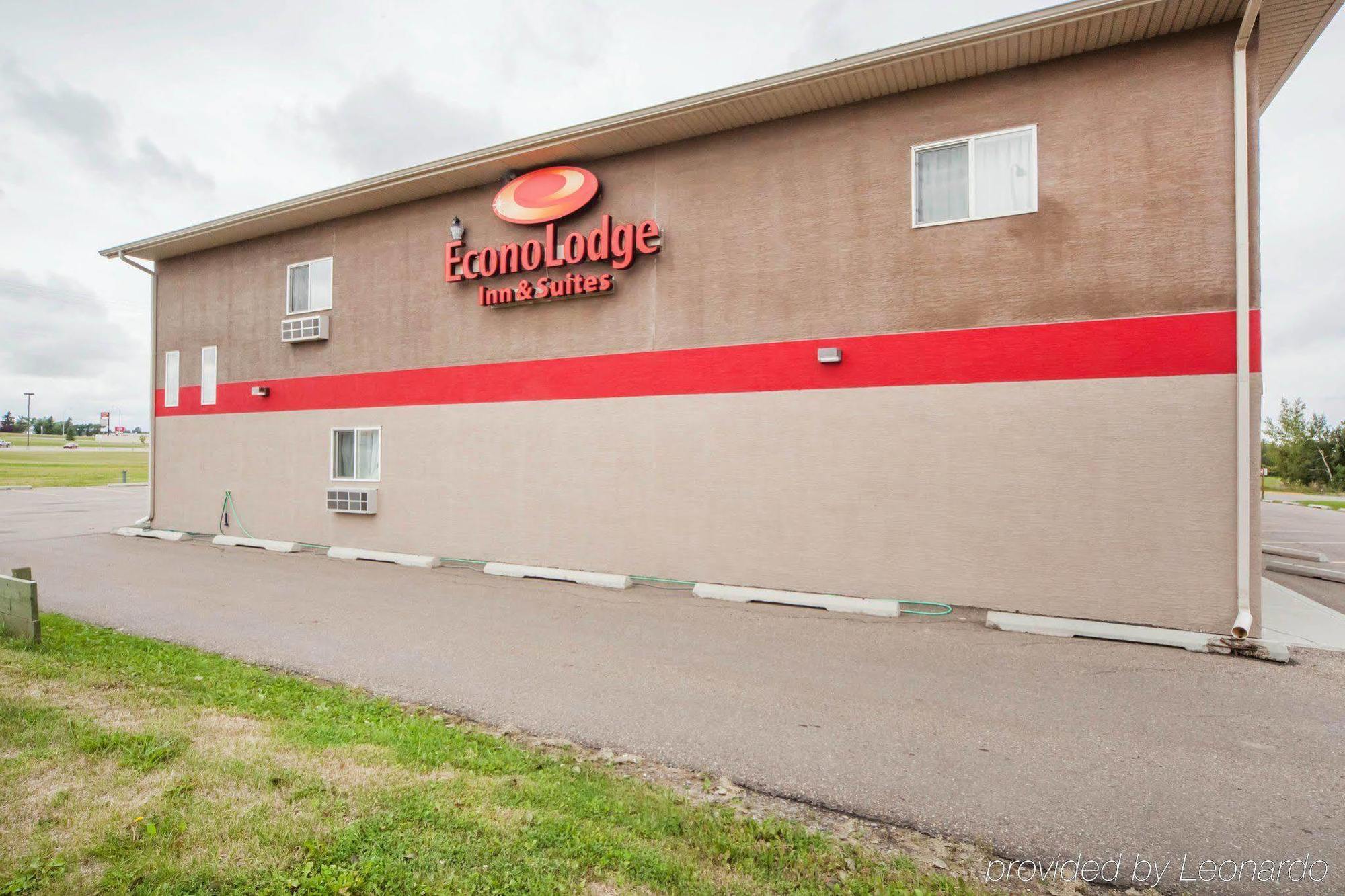 Econo Lodge Inn & Suites Innisfail Екстер'єр фото