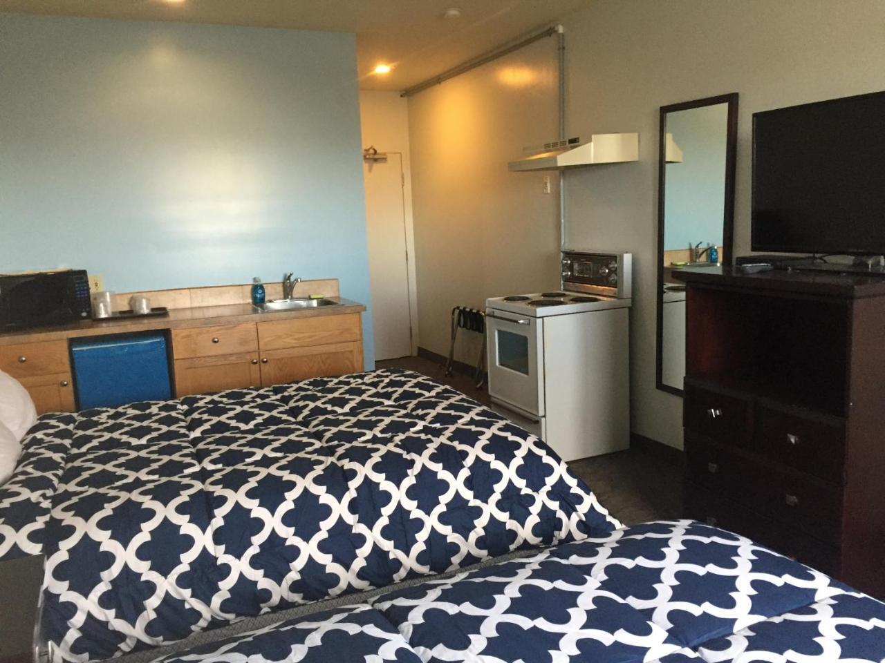 Econo Lodge Inn & Suites Innisfail Екстер'єр фото