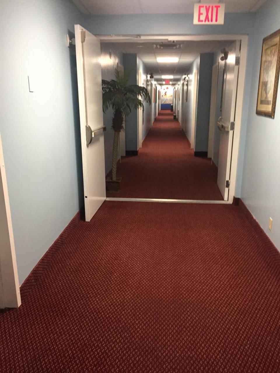 Econo Lodge Inn & Suites Innisfail Екстер'єр фото