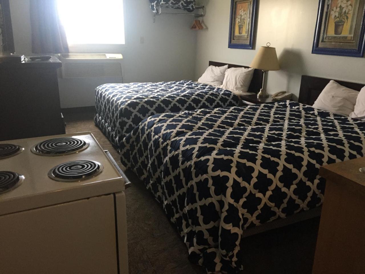 Econo Lodge Inn & Suites Innisfail Екстер'єр фото