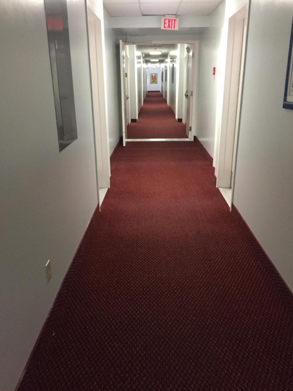 Econo Lodge Inn & Suites Innisfail Екстер'єр фото